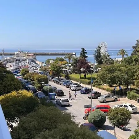 Διαμέρισμα Kalopsia Centro 2 *